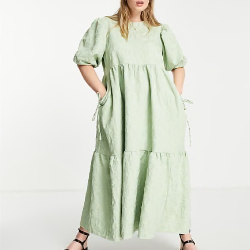 Elegant Green Women's Dress